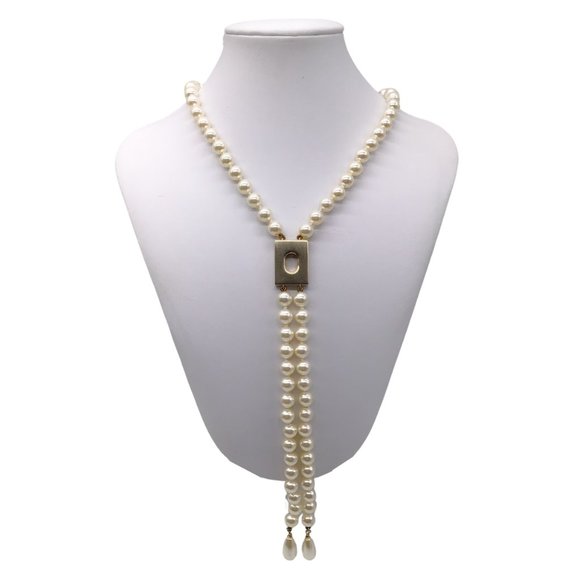 Chanel Cream 2017 Drop Pendant Pearl String Necklace - Picture 3 of 8